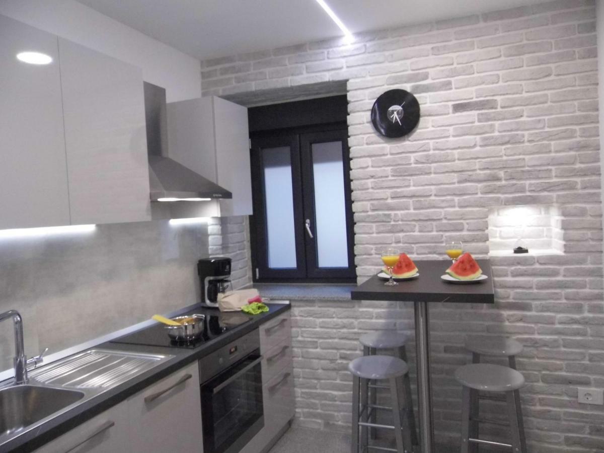Batcave Apartment Pula Exterior foto