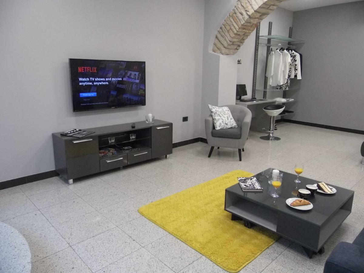 Batcave Apartment Pula Exterior foto