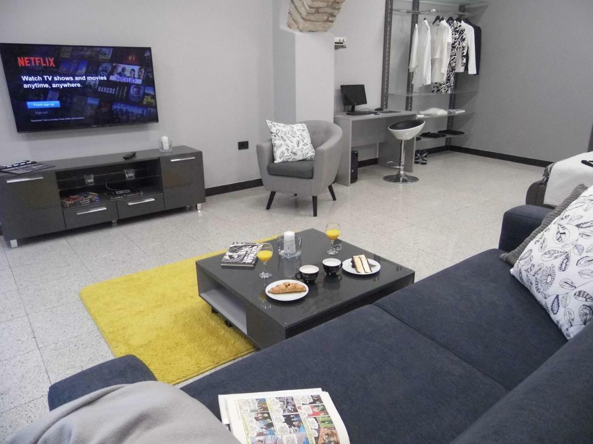 Batcave Apartment Pula Exterior foto